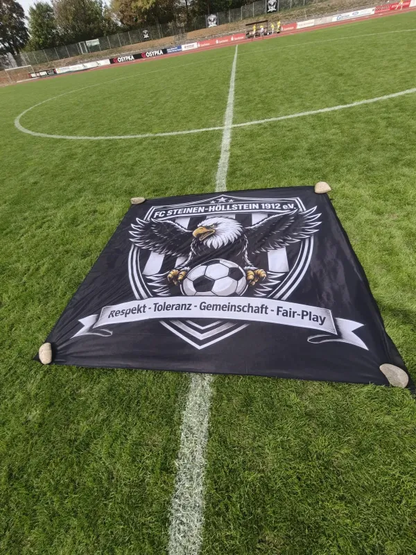 Ein Adler für den FC – neues Maskottchen feiert Premiere